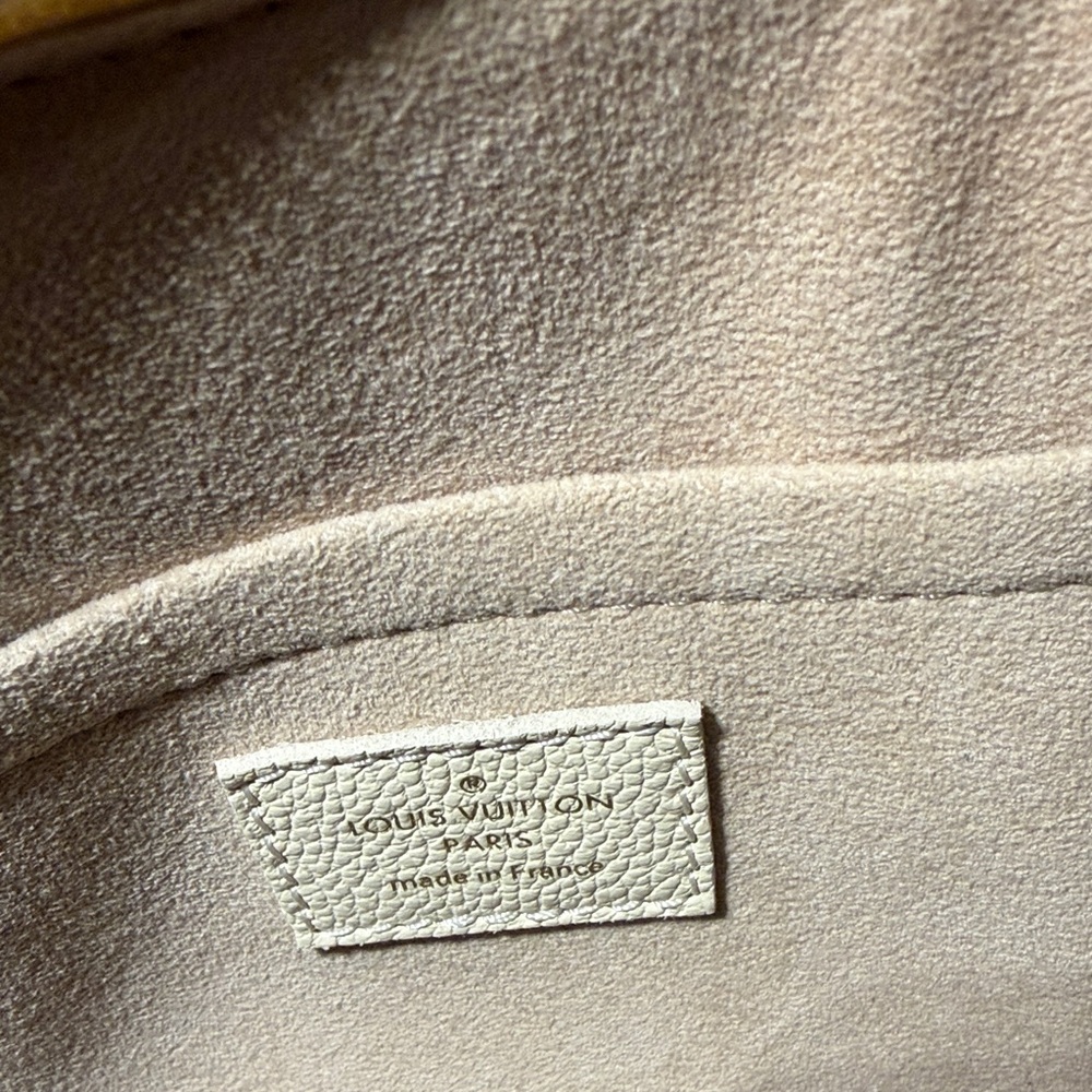 Louis Vuitton Monogram Empreinte Speedy Bandouliere 20 - Picture 3 of 12